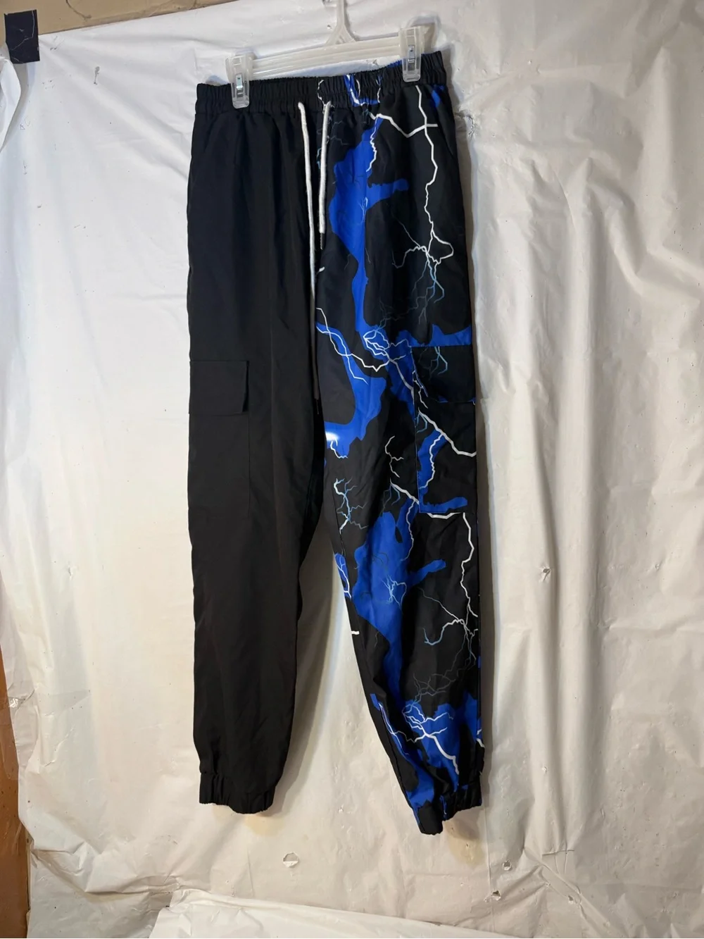 Romwe men’s blue lightning graphic sweatpants size 36
